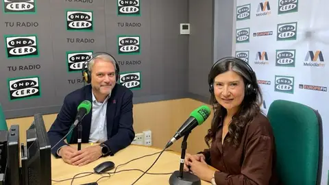 Juan José Ruíz, rector de la UMH, con Mayte Vilaseca Juan José Ruíz, rector de la UMH, con Mayte Vilaseca