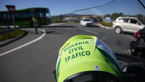 Tráfico intensificará esta semana la vigilancia de los autobuses escolares en las carreteras extremeñas. Guardia Civil Tráfico Tráfico intensificará esta semana la vigilancia de los autobuses escolares en las carreteras extremeñas. Guardia Civil Tráfico