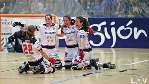 Las jugadoras del Telecable celebran un triunfo
