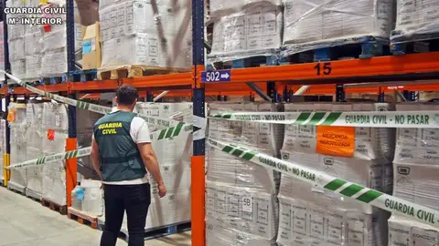 La Guardia Civil investiga a nueve personas, dos de ellas en la provincia de Badajoz, por el fraude del aceite de oliva La Guardia Civil investiga a nueve personas, dos de ellas en la provincia de Badajoz, por el fraude del aceite de oliva