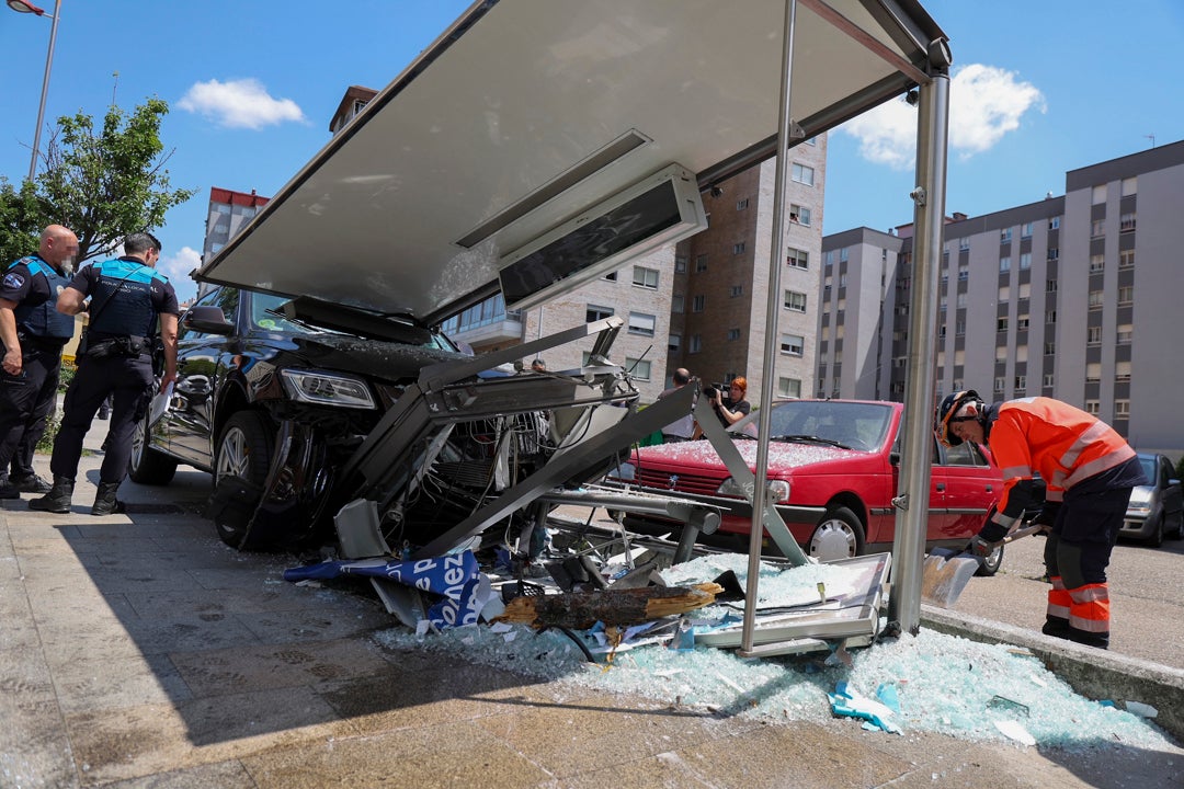 Cuatro heridos en un atropello múltiple en Vigo Cuatro heridos en un atropello múltiple en Vigo