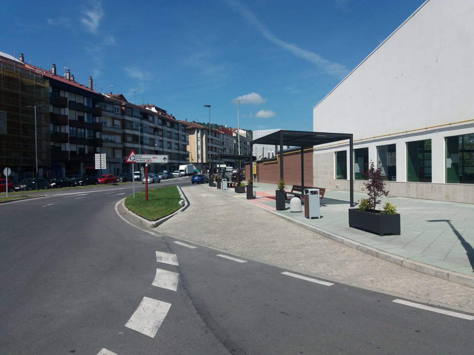 O Concello completa unha zona verde con dúas marquesiñas no pavillón dos remedios O Concello completa unha zona verde con dúas marquesiñas no pavillón dos remedios