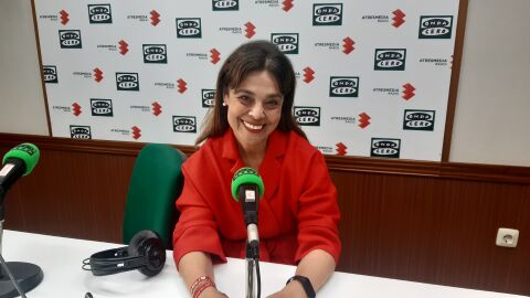 Pilar Zamora en los estudios de Onda Cero Ciudad Real