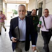 El fiscal tiene tres días para decidir sobre la entrada en prisión de Griñán tras recibir el nuevo informe