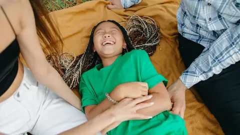 Aparici en órbita: Tener cosquillas no es reírse (y otras cosas que no son lo que parecen) Aparici en órbita: Tener cosquillas no es reírse (y otras cosas que no son lo que parecen)