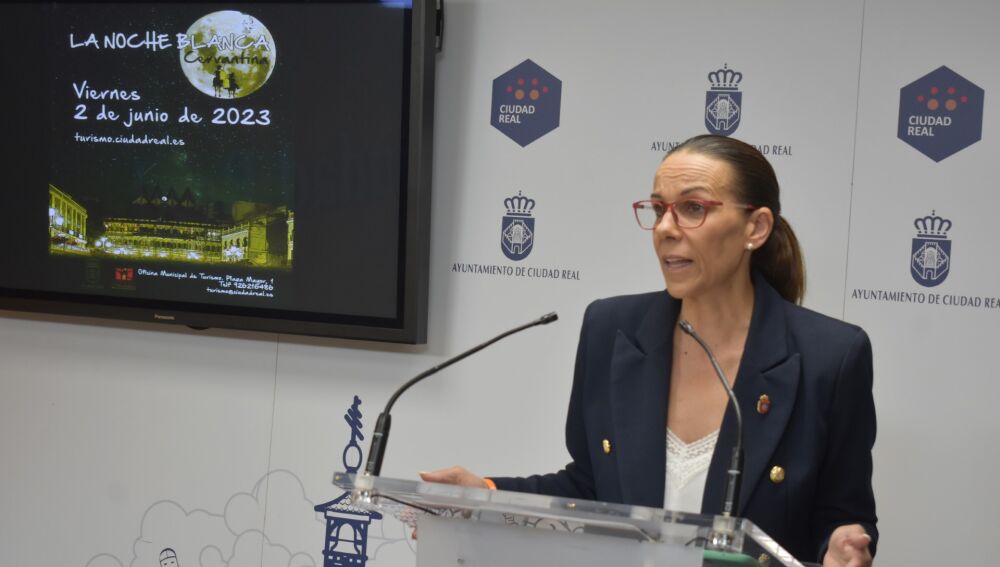 Eva Masías durante la presentación de la Noche Blanca