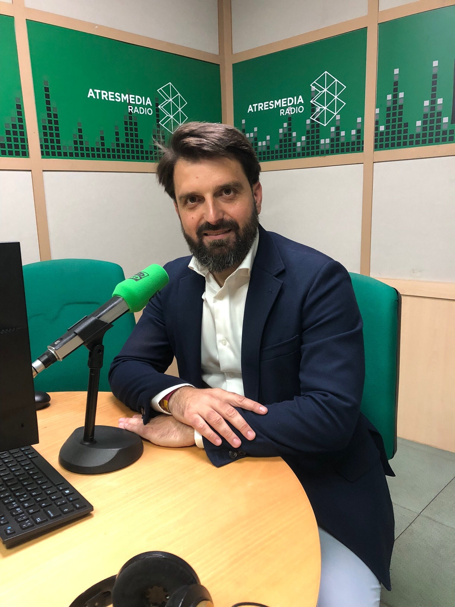 VOX propone "recuperar la seguridad en los barrios" y bajada de impuestos municipales en Almería capital VOX propone "recuperar la seguridad en los barrios" y bajada de impuestos municipales en Almería capital