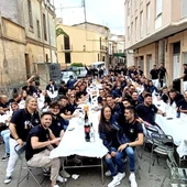 Las peñas en fiestas preparadas para los diez días de fiestas patronales en honor al Roser. Las peñas en fiestas preparadas para los diez días de fiestas patronales en honor al Roser.