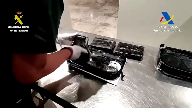Detenida en el aeropuerto de Alicante casi tres kilos de coca&iacute;na en el interior de una videoconsola