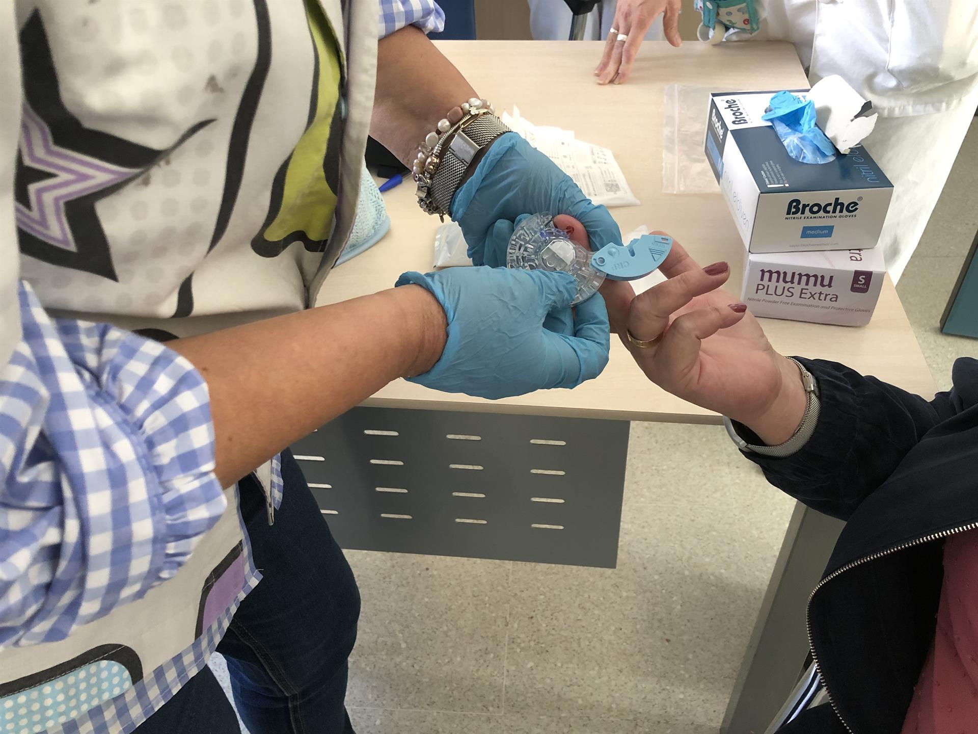 El SES instala laboratorios de bioquímica seca en los centros de salud para mejorar la Atención Primaria El SES instala laboratorios de bioquímica seca en los centros de salud para mejorar la Atención Primaria