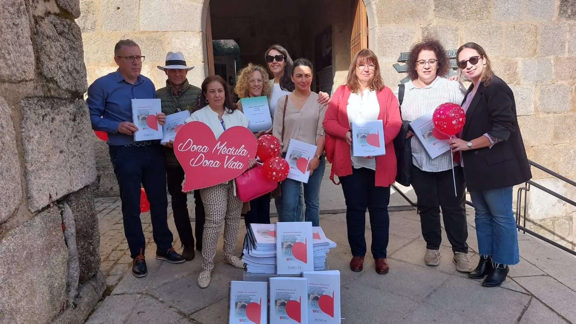 9.000 firmas para que la Unidad de Oncohematología del Materno de Badajoz sea Medalla de Extremadura