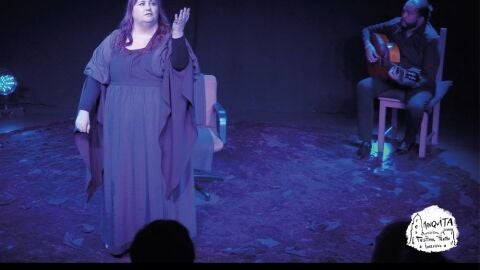 Zira Williams en Manto