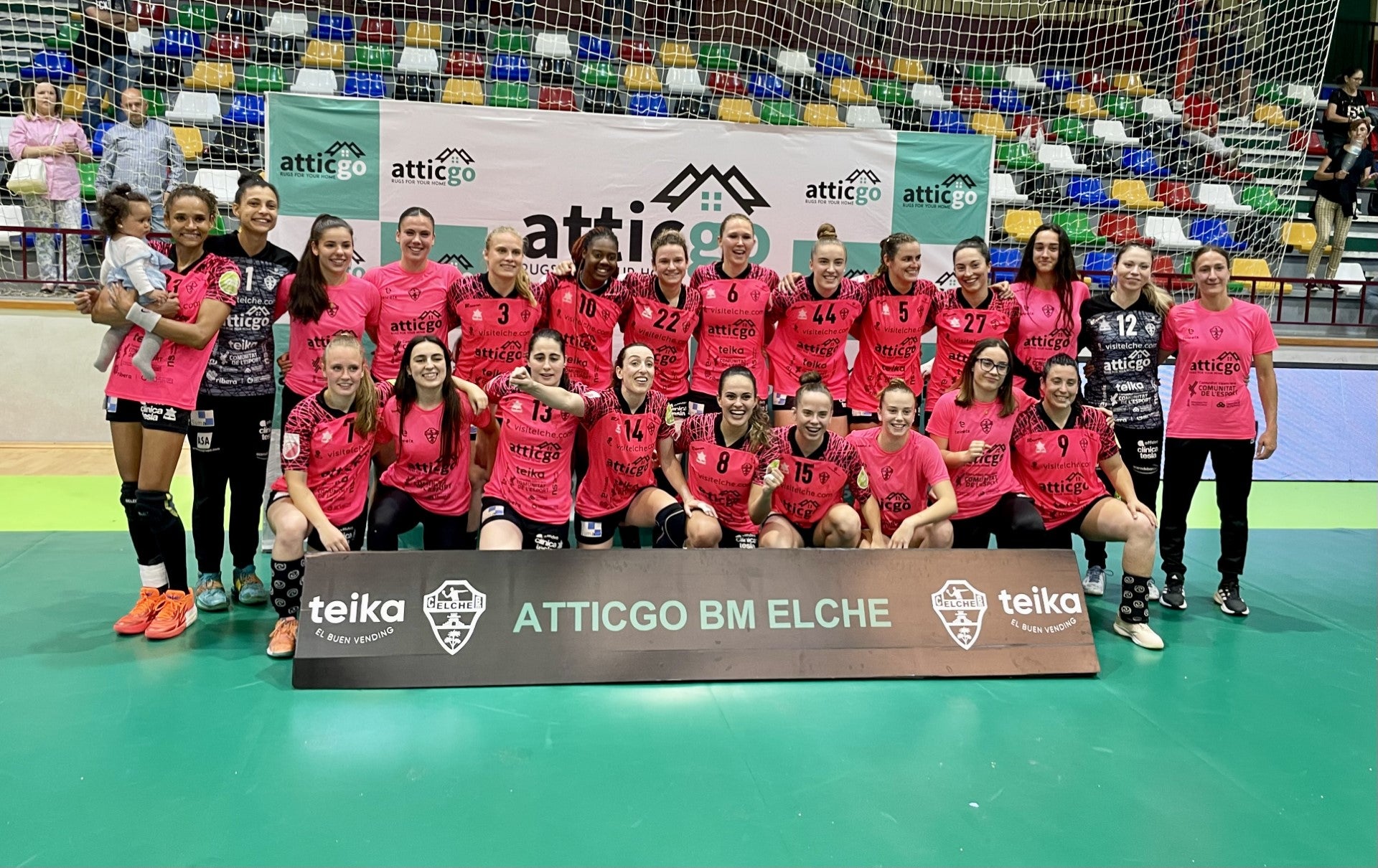 El Atticgo Club Balonmano Elche, a un paso de ganar la Liga Guerreras Iberdrola El Atticgo Club Balonmano Elche, a un paso de ganar la Liga Guerreras Iberdrola