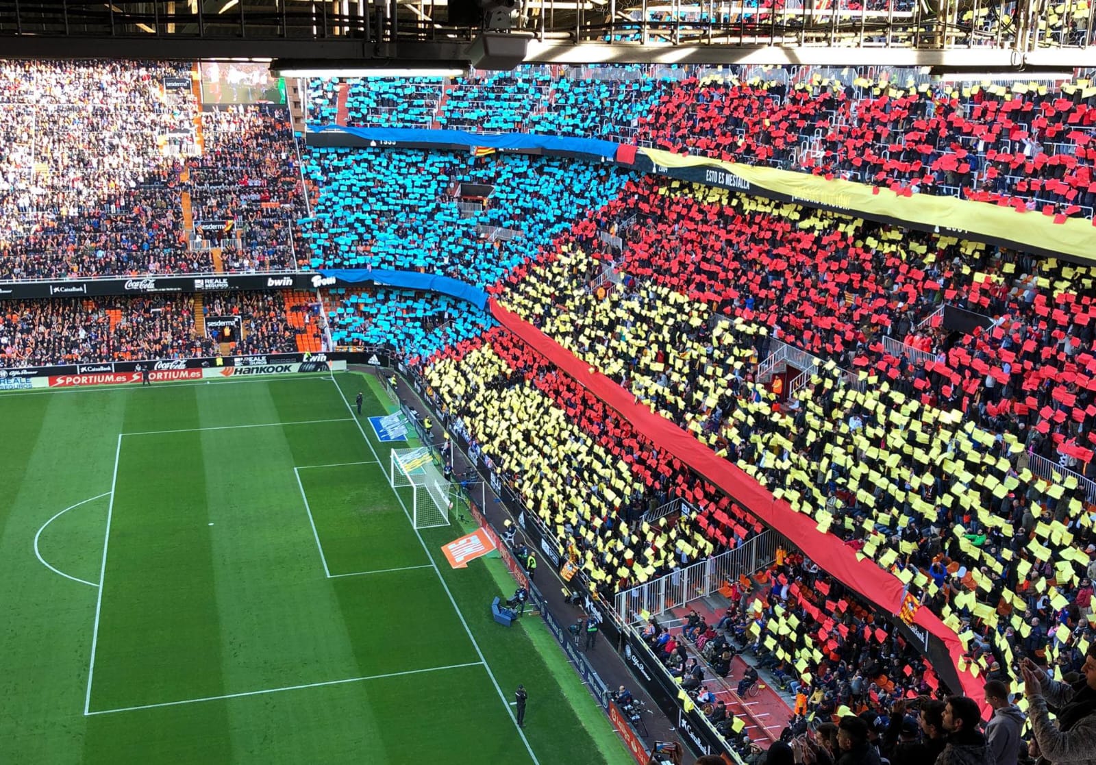 El TAD desestima el recurso y el Valencia no abrirá la Grada Joven El TAD desestima el recurso y el Valencia no abrirá la Grada Joven