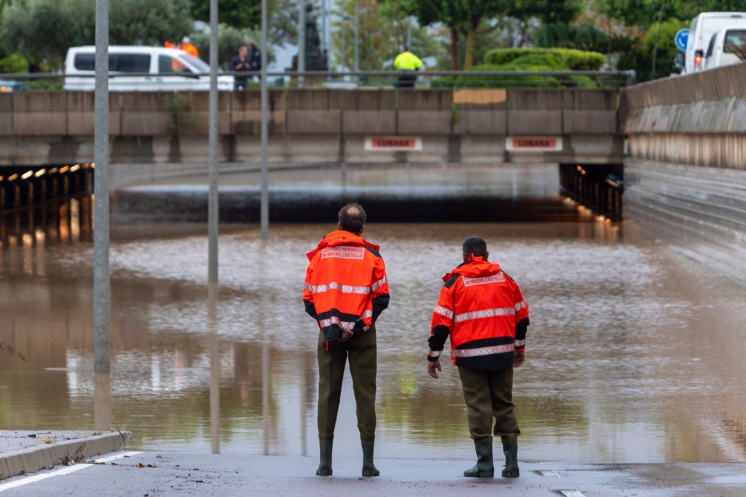 España se inunda: las lluvias torrenciales ponen en aviso a medio país y obligan a activar protocolos de emergencia España se inunda: las lluvias torrenciales ponen en aviso a medio país y obligan a activar protocolos de emergencia