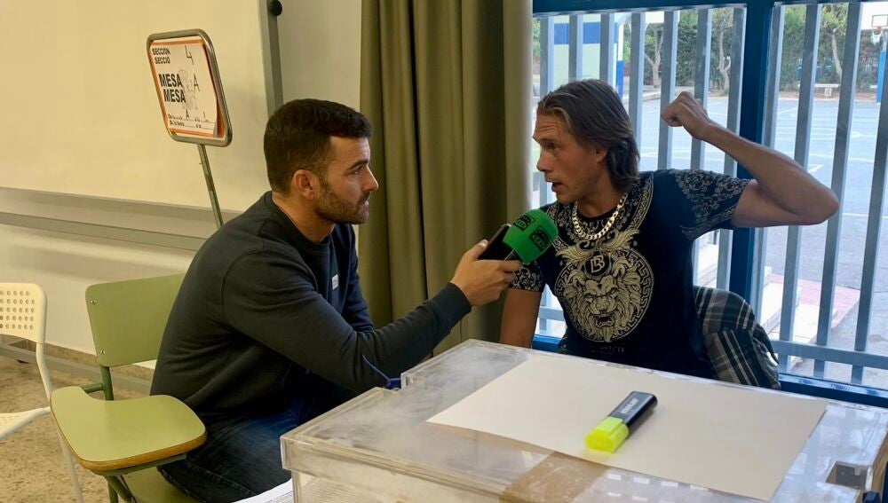 Monserrate Hernández entrevista a Daniel Gómez, conocido como El Ruso de Elche