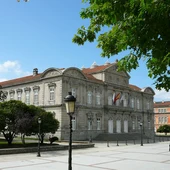 Imagen de la sede de la Diputación de Pontevedra. Wikipedia. Imagen de la sede de la Diputación de Pontevedra. Wikipedia.