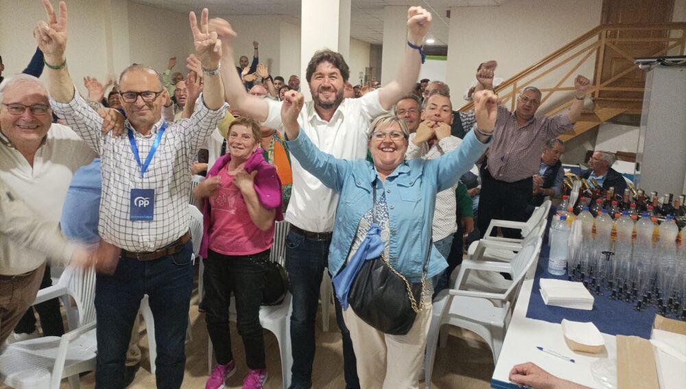 Carlos Calvelo, tras sumar la cuarta mayoría absoluta en Arteixo