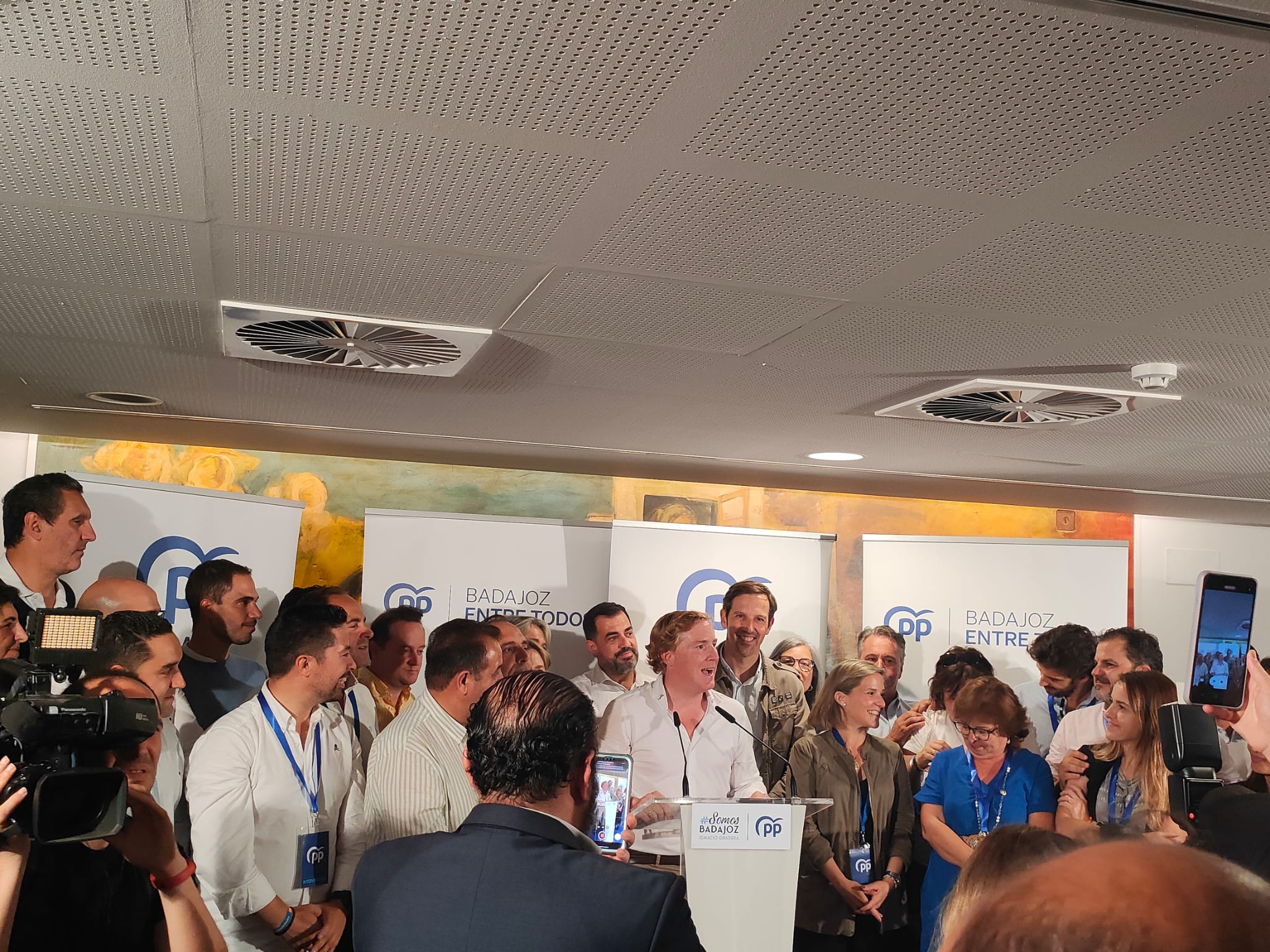 Ignacio Gragera celebra la mayoría absoluta y asegura que los resultados son fruto del trabajo, de la experiencia y del sacrificio Ignacio Gragera celebra la mayoría absoluta y asegura que los resultados son fruto del trabajo, de la experiencia y del sacrificio