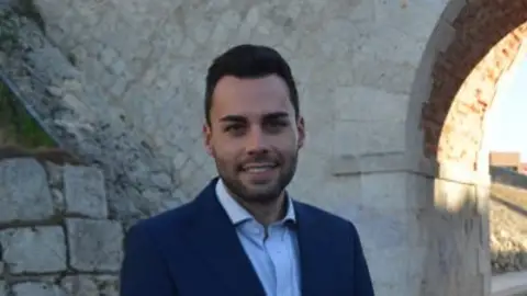 Roberto Migallón Roberto Migallón