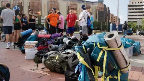 Joves a punt de marxar de campaments d'estiu Joves a punt de marxar de campaments d'estiu