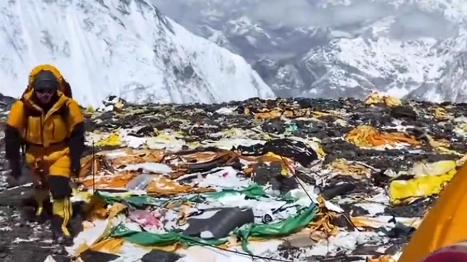 Sebastián Álvaro: "La parte superior del Everest es el cementerio más alto del mundo" Sebastián Álvaro: "La parte superior del Everest es el cementerio más alto del mundo"