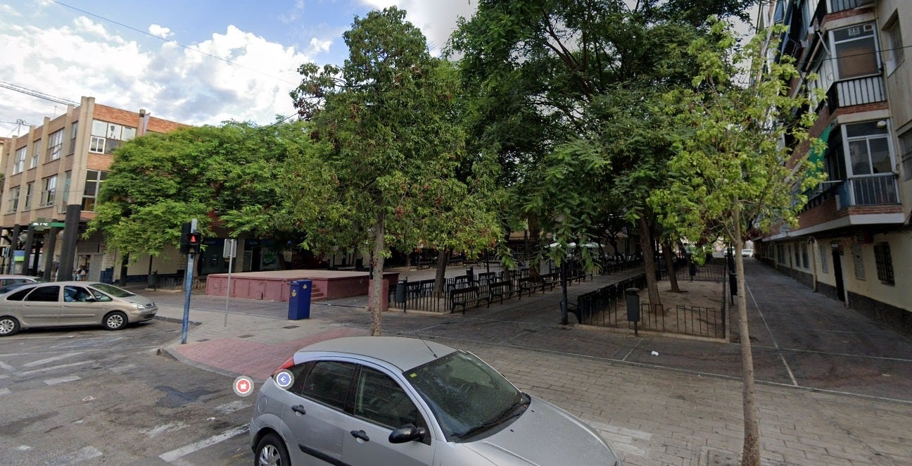 Ingresan en prisión los cuatro presuntos autores de la muerte de un hombre en la plaza de Argel de Alicante Ingresan en prisión los cuatro presuntos autores de la muerte de un hombre en la plaza de Argel de Alicante