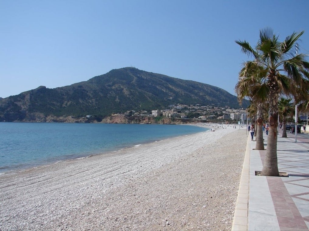 La Playa de El Albir de L'Alfàs del Pi abre mañana con todos los servicios La Playa de El Albir de L'Alfàs del Pi abre mañana con todos los servicios