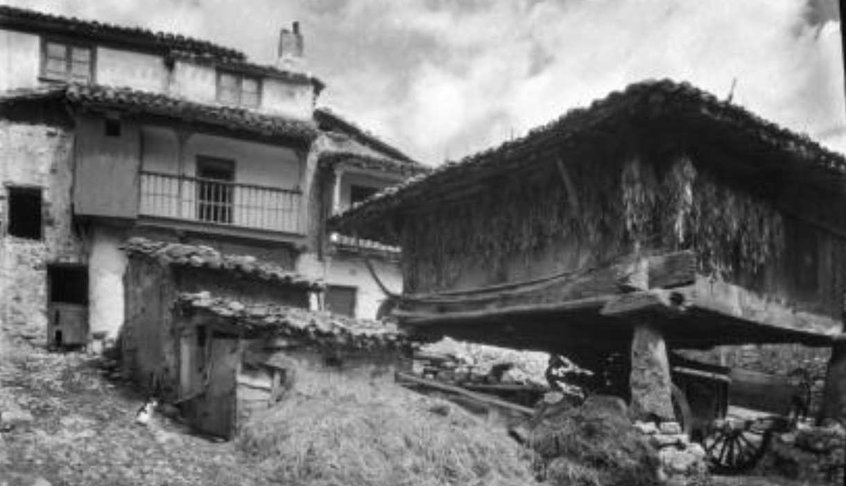 Llega a Colunga la muestra "Colunga en el pasado. Memoria e imagen en la fotografía de Otto Wunderlich" Llega a Colunga la muestra "Colunga en el pasado. Memoria e imagen en la fotografía de Otto Wunderlich"