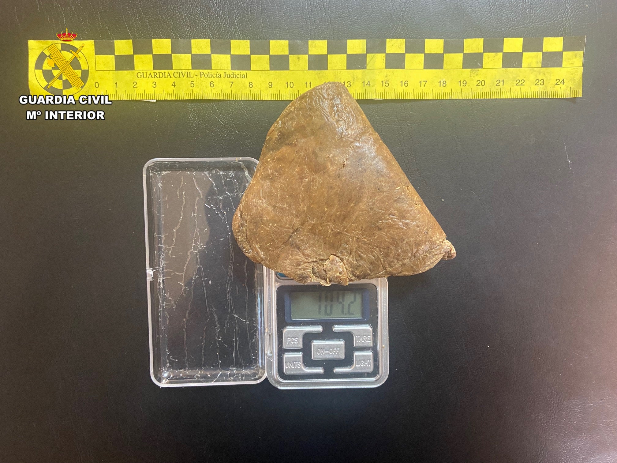 La Guardia Civil detiene a un hombre por coger amapola blanca en La Puebla de Montalbán (Toledo) La Guardia Civil detiene a un hombre por coger amapola blanca en La Puebla de Montalbán (Toledo)