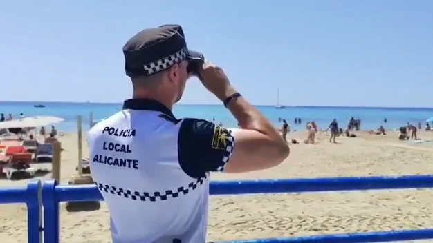 Las playas de Alicante comienzan la temporada alta Las playas de Alicante comienzan la temporada alta