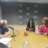 Estanislao García, Paloma Albarrán y Anabel Rodríguez, durante la tertulia