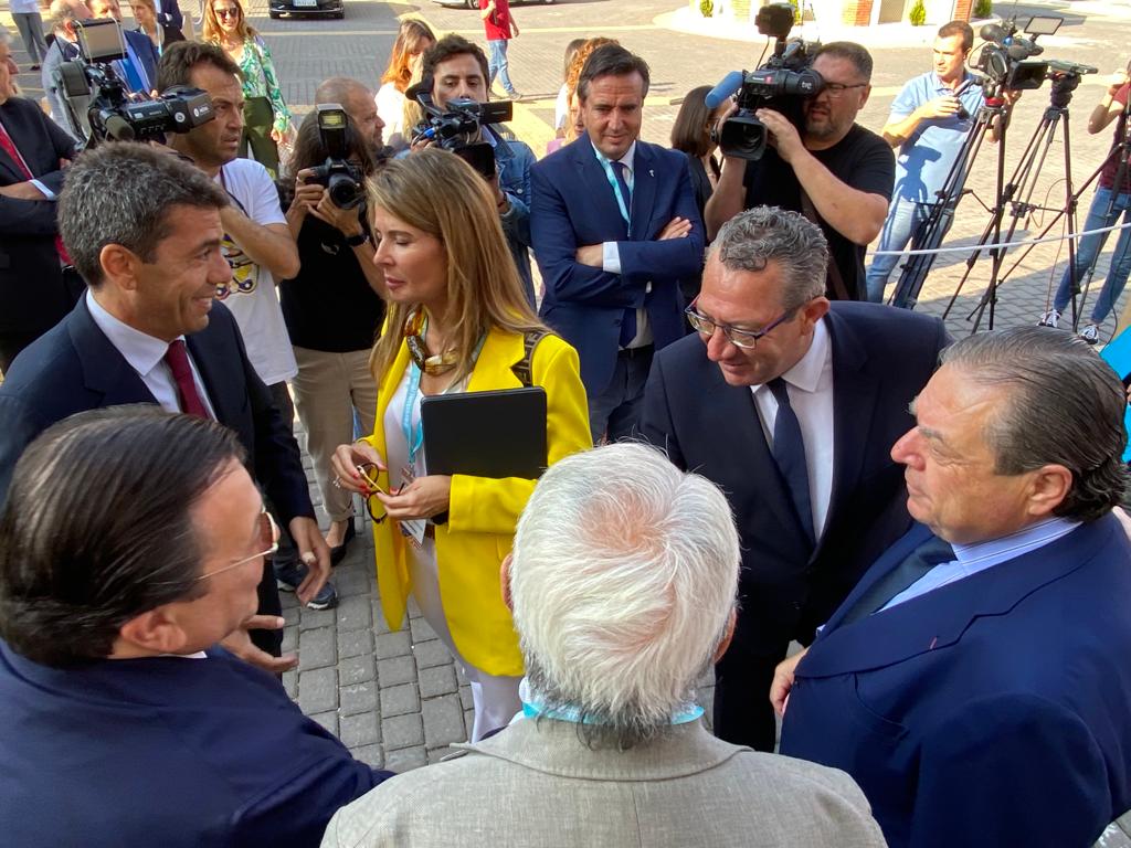 Mazón reitera que aspira a gobernar sin VOX pero la prioridad será garantizar estabilidad al gobierno Mazón reitera que aspira a gobernar sin VOX pero la prioridad será garantizar estabilidad al gobierno