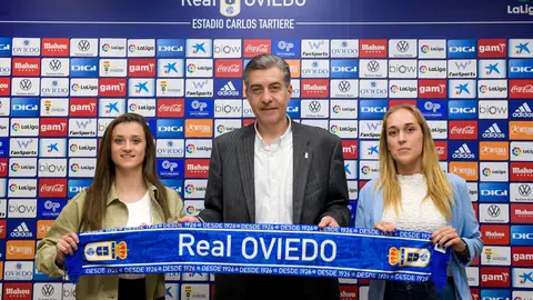 Andrea Suárez, Martín Peláez y María Suárez, en la sala de prensa del Carlos Tartiere Andrea Suárez, Martín Peláez y María Suárez, en la sala de prensa del Carlos Tartiere