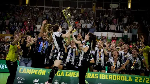 Costa del Sol Málaga, campeón de la Liga Guerreras Iberdrola Costa del Sol Málaga, campeón de la Liga Guerreras Iberdrola