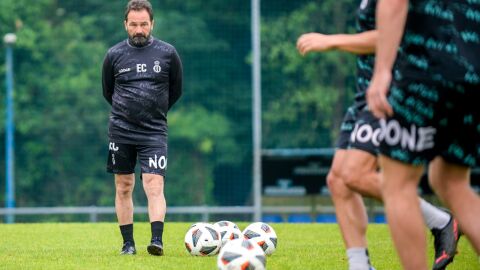 Emilio Ca&ntilde;edo, entrenador del Real Avil&eacute;s Industrial