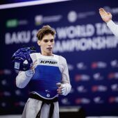 Hugo Arillo se asegura la medalla en el Mundial de taekwondo.