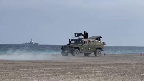 Felipe VI preside en Motril el Día de las Fuerzas Armadas