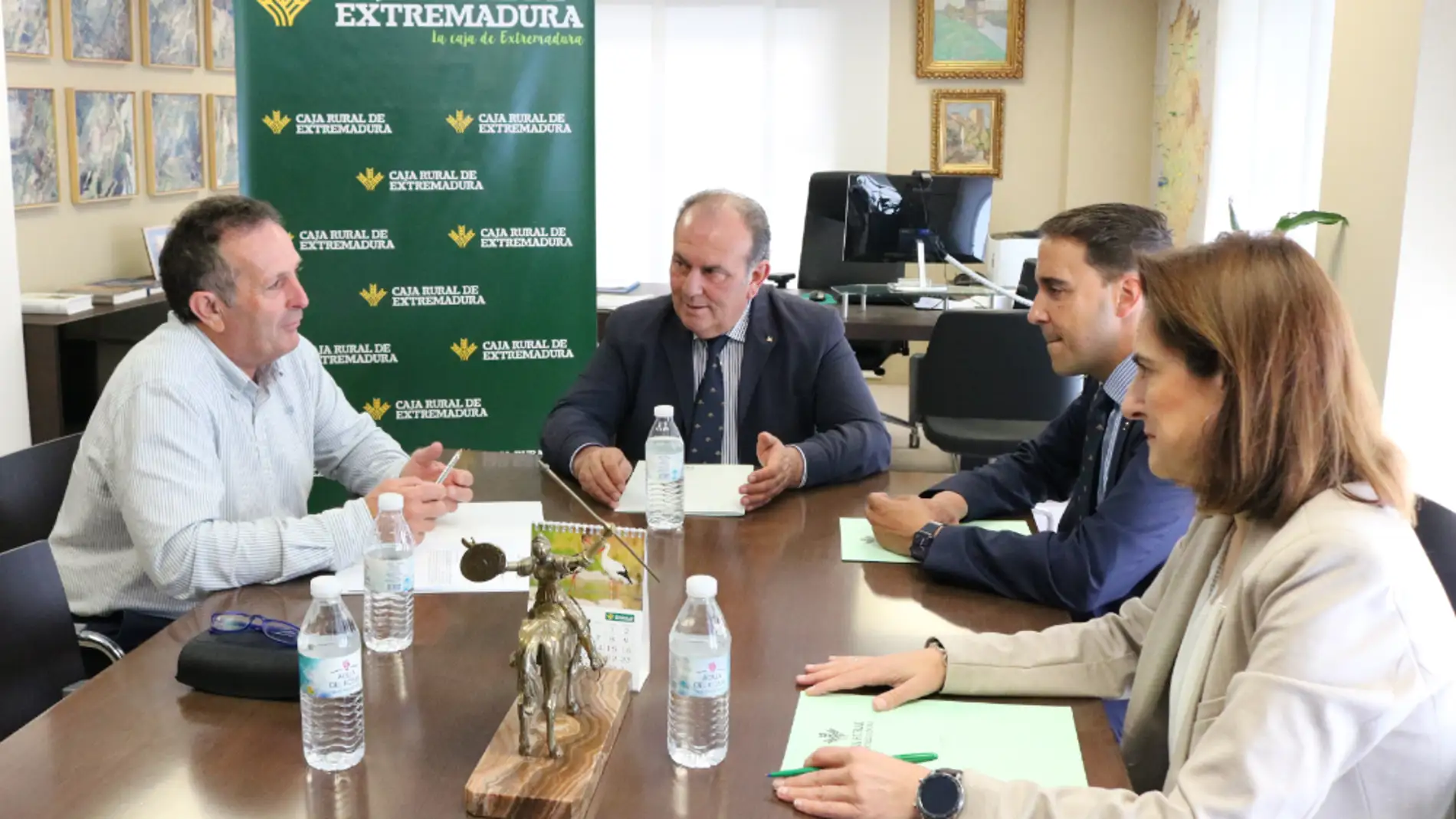 Caja Rural de Extremadura acuerda con las organizaciones agrarias apoyar iniciativas sobre la PAC