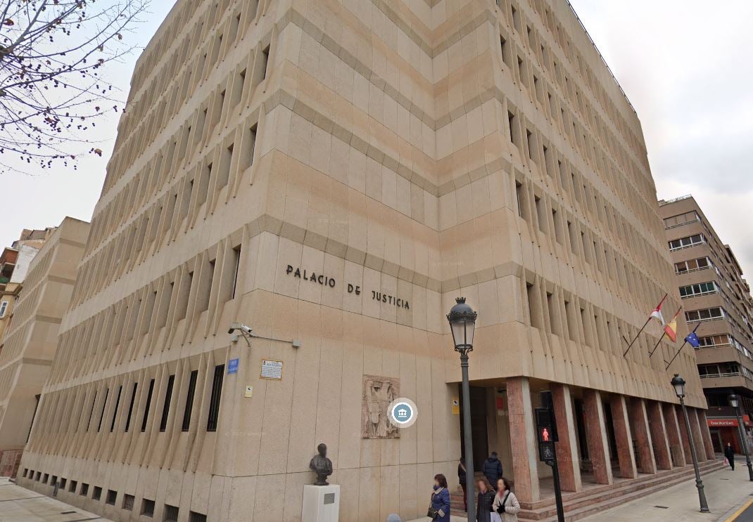 El acusado de asesinar a María Isabel de la Rosa reconoce que la asfixió El acusado de asesinar a María Isabel de la Rosa reconoce que la asfixió