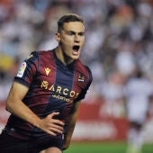 Jorge de Frutos celebra un gol al Albacete