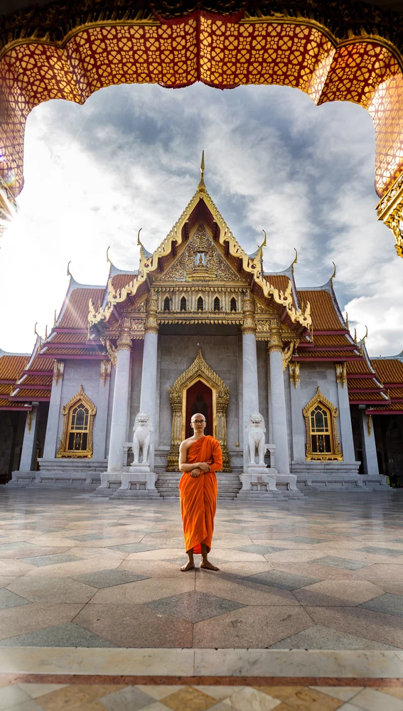 Monje budista tailandés