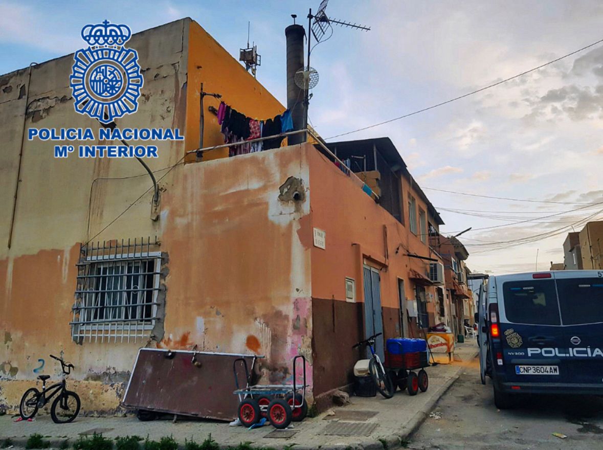 Detienen en El Ejido a un preso fugado en Barcelona mientras "trapicheaba" con drogas Detienen en El Ejido a un preso fugado en Barcelona mientras "trapicheaba" con drogas
