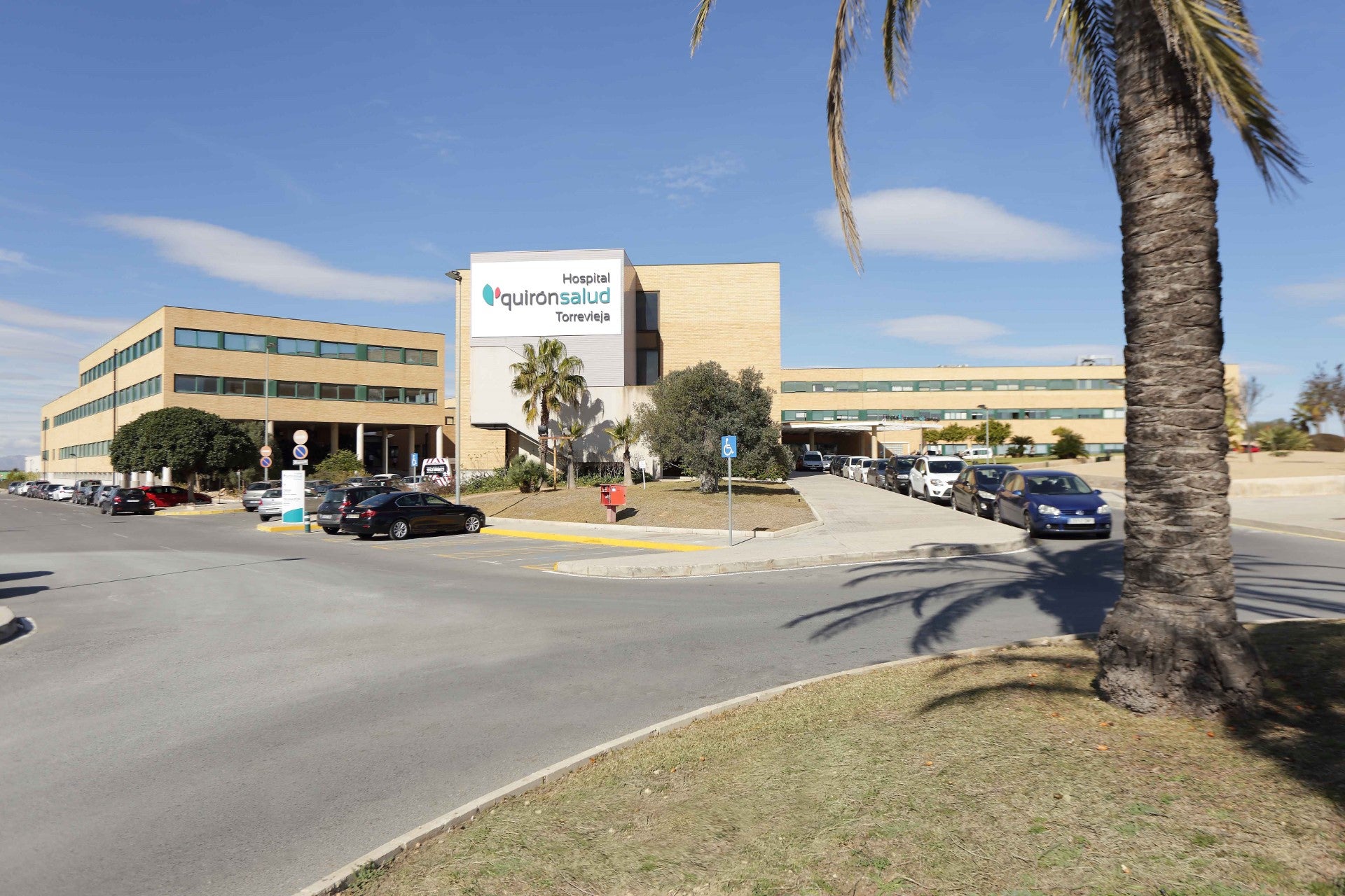 Quirónsalud Torrevieja recibe el sello dorado de la Joint Comission International, la acreditación de calidad más exigente en el ámbito sanitario Quirónsalud Torrevieja recibe el sello dorado de la Joint Comission International, la acreditación de calidad más exigente en el ámbito sanitario