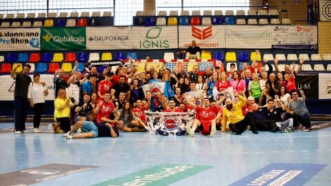 Foto familia Sinf&iacute;n en Guadalajara, permanencia Asobal