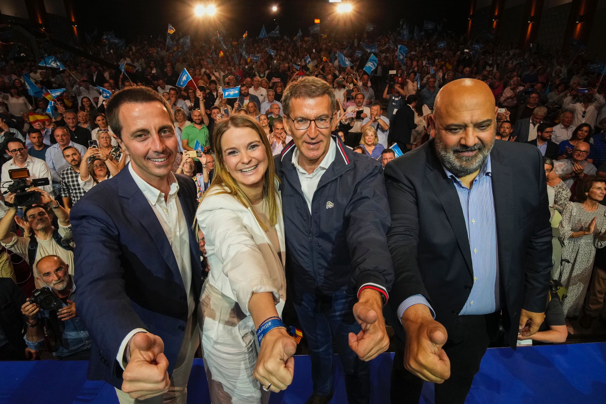 El PP balear y Vox iniciarán esta semana una mesa de negociación, mientras el PSIB votará en contra de la investidura de Marga Prohens El PP balear y Vox iniciarán esta semana una mesa de negociación, mientras el PSIB votará en contra de la investidura de Marga Prohens