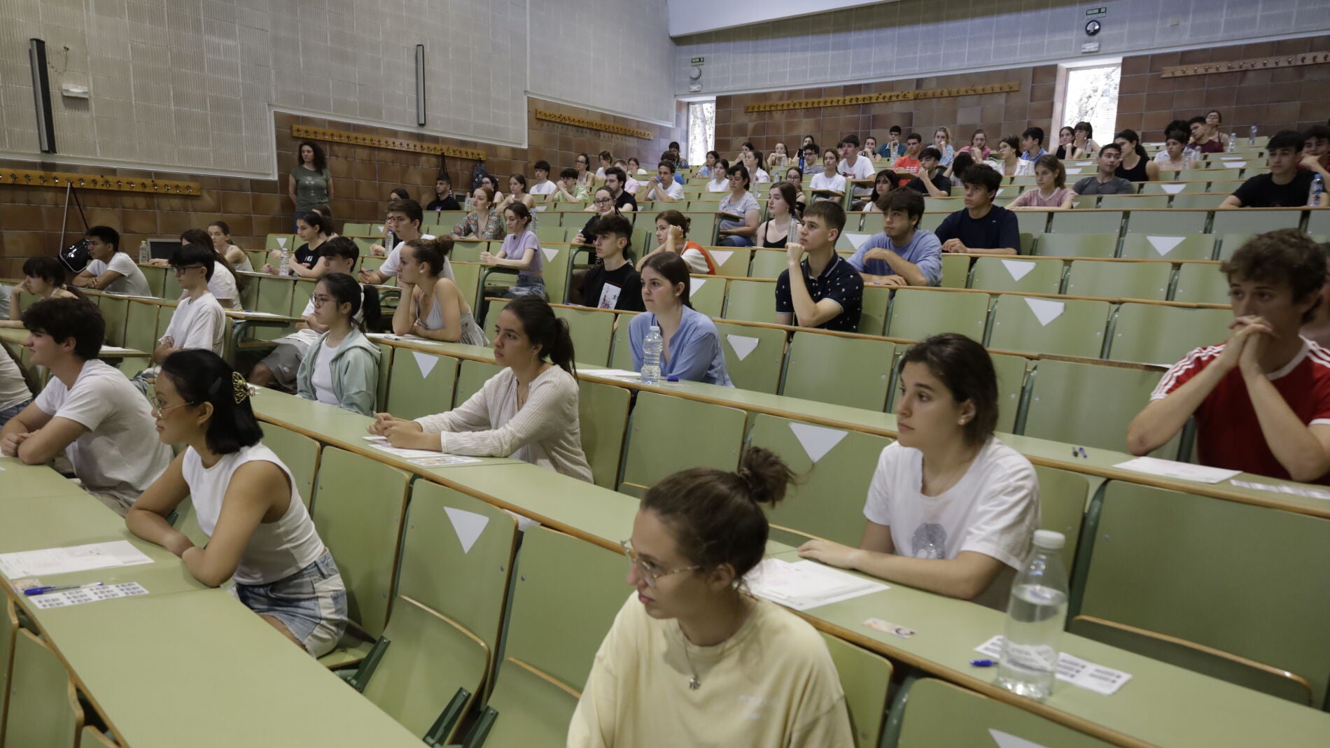 6.482 Estudiantes Se Enfrentan A La EVAU En Aragón | Onda Cero Radio