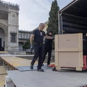 Operarios trasladan del Museo Arqueológico las piezas embaladas con motivo del proyecto de rehabilitación integral del edificio Operarios trasladan del Museo Arqueológico las piezas embaladas con motivo del proyecto de rehabilitación integral del edificio