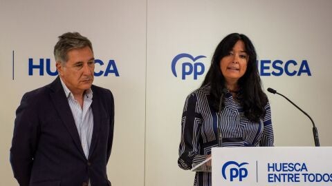 Lorena Orduna ha estado acompa&ntilde;ada por el n&uacute;mero 2 de la lista al Ayuntamiento oscense, Ricardo Oliv&aacute;n.