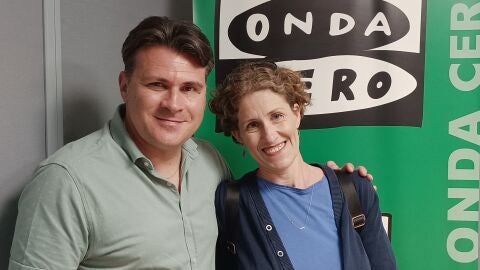 El cantante Manuel Alejandro y Ana Bel&eacute;n Mu&ntilde;oz en M&aacute;s de uno Alcal&aacute;
